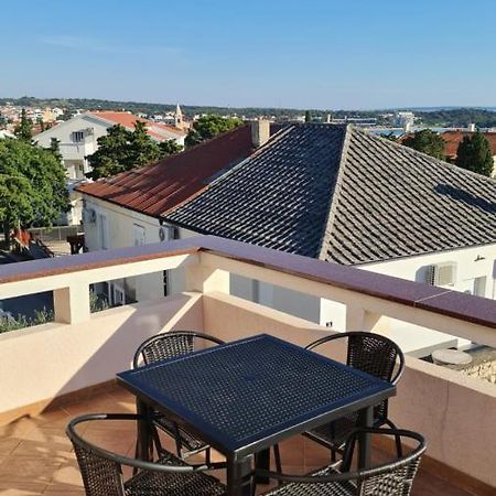 Apartmani Dami Новалья Экстерьер фото