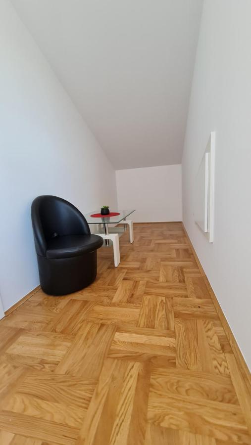 Apartmani Dami Новалья Экстерьер фото